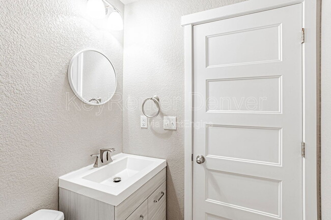 Building Photo - 6405 W Jefferson Pl