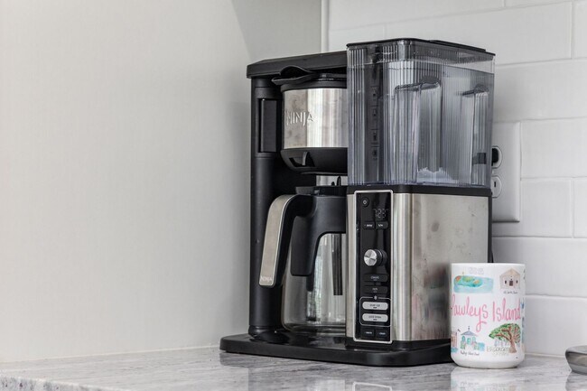 Building Photo - All Inclusive Seasonal Rental in the Beaut...