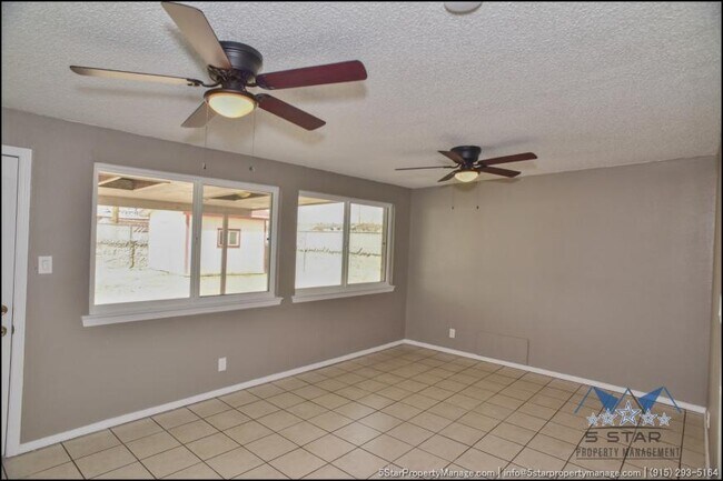 Building Photo - 3 bedroom in El Paso TX 79907