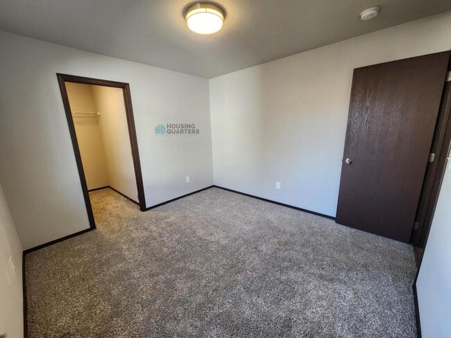 Building Photo - 1421 E Providence Ave