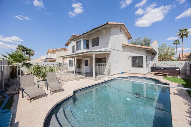 Building Photo - 11121 W Sunflower Pl