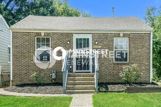 Building Photo - 3 Bedroom Pet-Friendly Home in Louisville, KY with Main Street Renewal