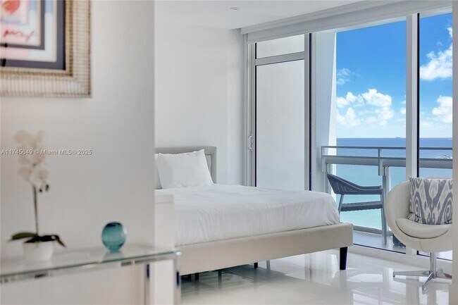 Building Photo - 6801 Collins Ave