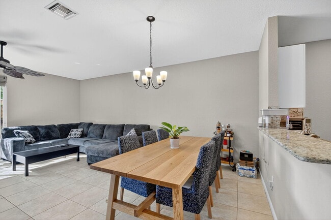 Building Photo - 5296 Palm Colony Dr