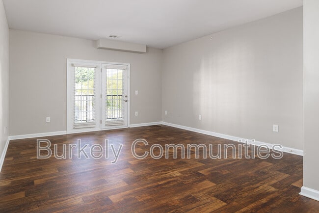 Building Photo - 104 Thornton Ct