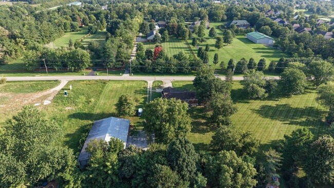 Building Photo - 8047 Bethany Rd