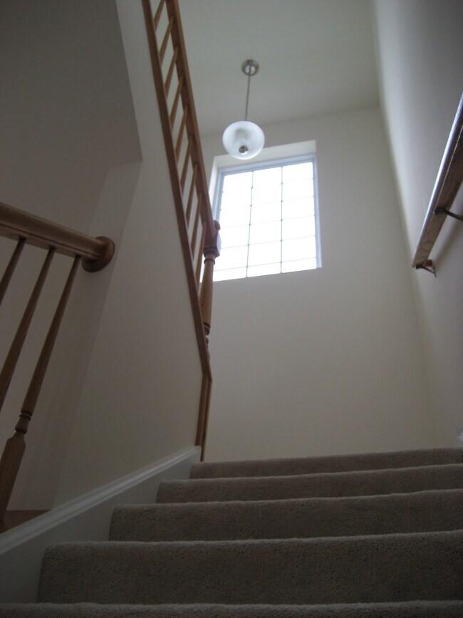 Building Photo - 928 Charlton Ln