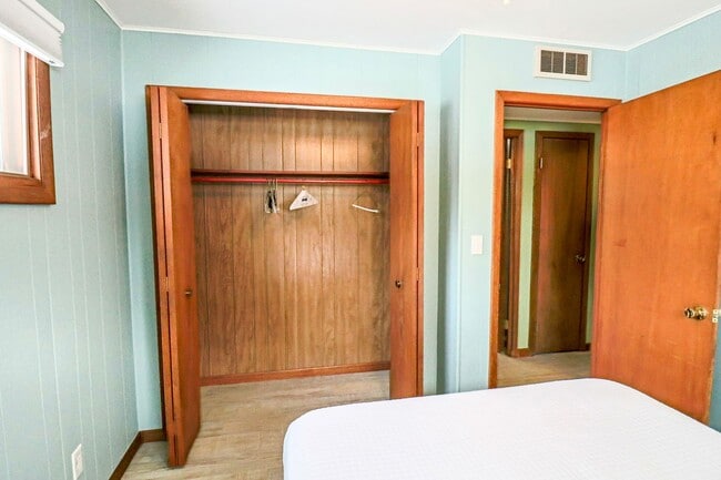 Building Photo - Charming Lakefront Home on Lake Skegemog – Off-Season Rental