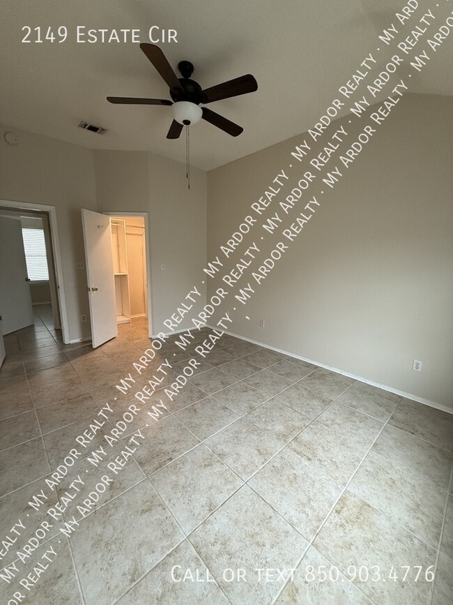 Building Photo - 2149 Estate Cir
