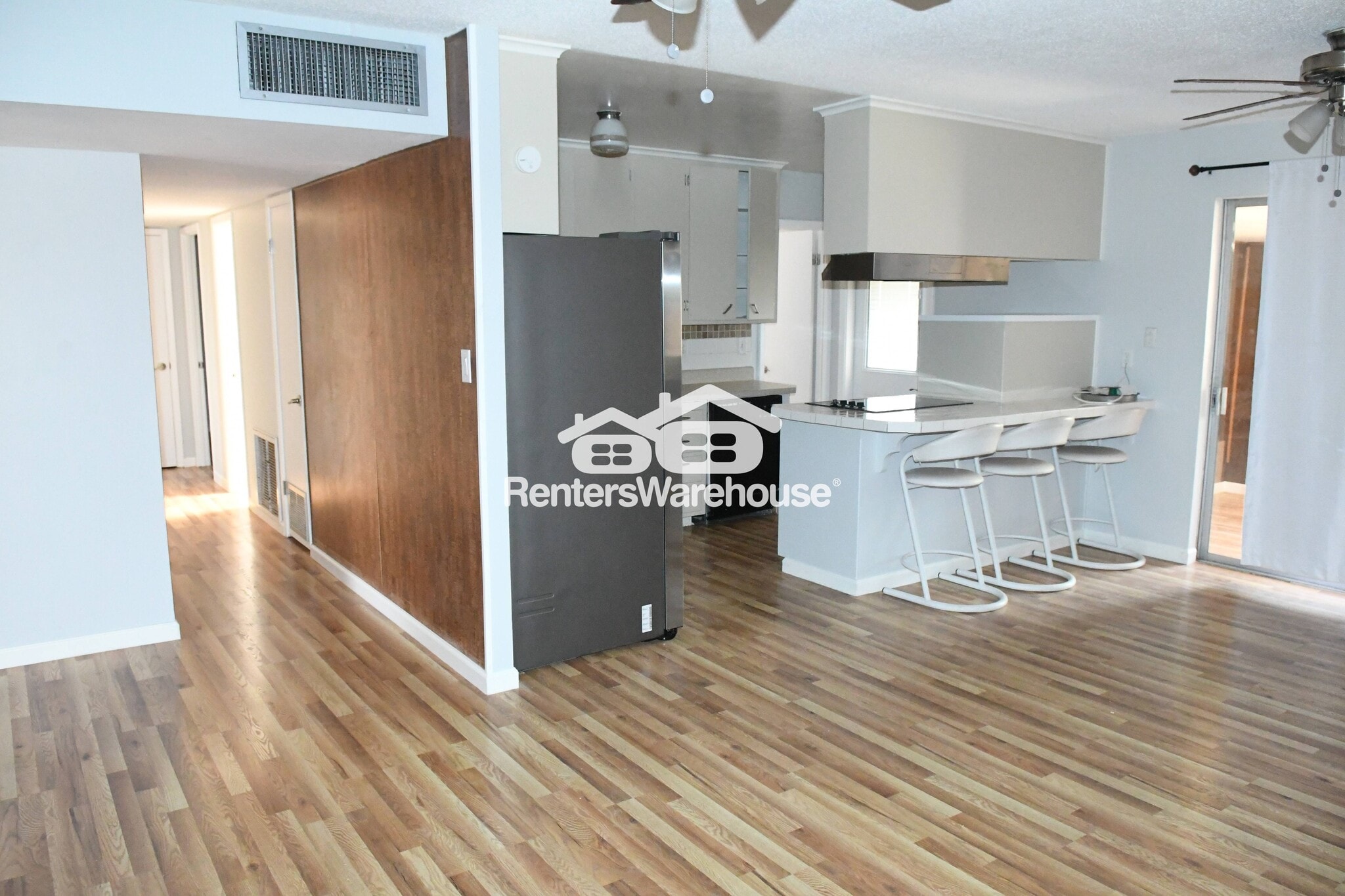 Building Photo - 8420 E Edgemont Ave