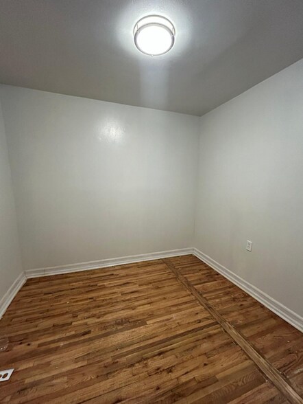 Building Photo - 2117 Canarsie Rd