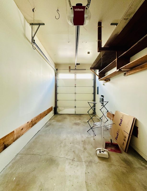 Building Photo - 28 20th Ct