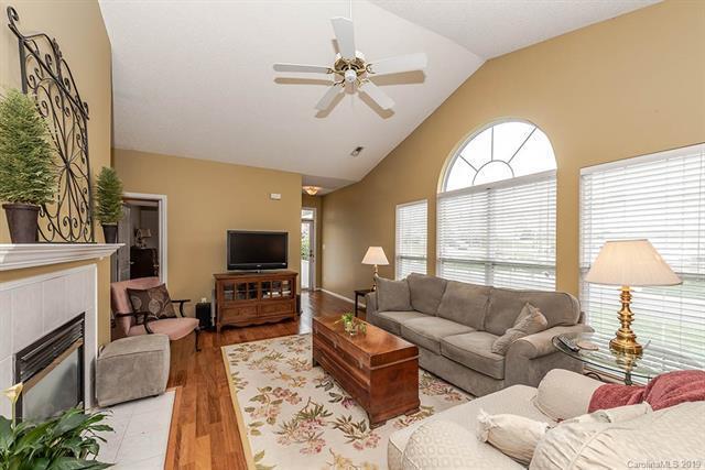 Building Photo - 6924 Lenhart Dr