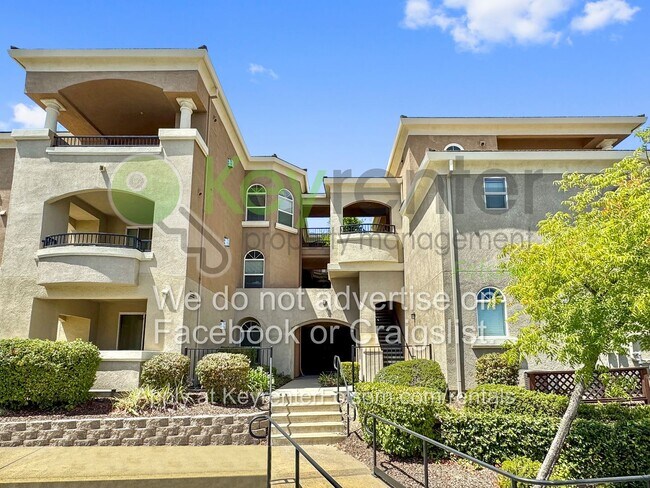Building Photo - 1300 Moon Cir