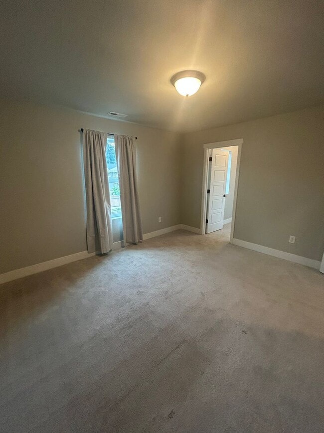 Building Photo - Spacious 4 Bed / 3.5 Bath Home in Easton C...