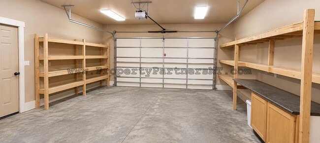 Building Photo - *** Beautiful *** 3 Bed 2 Bath house in Alder Creek