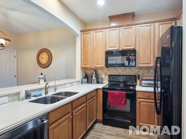 Building Photo - 3 Bedroom Townhome in Apopka