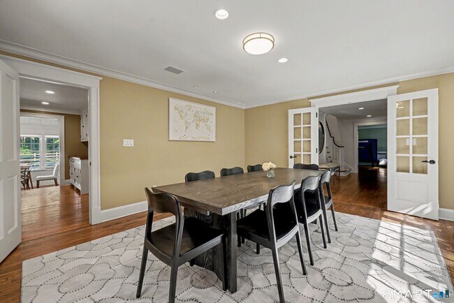 Building Photo - 51 Squires Ln