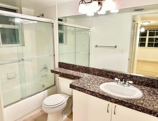 Building Photo - 19601 E Country Club Dr