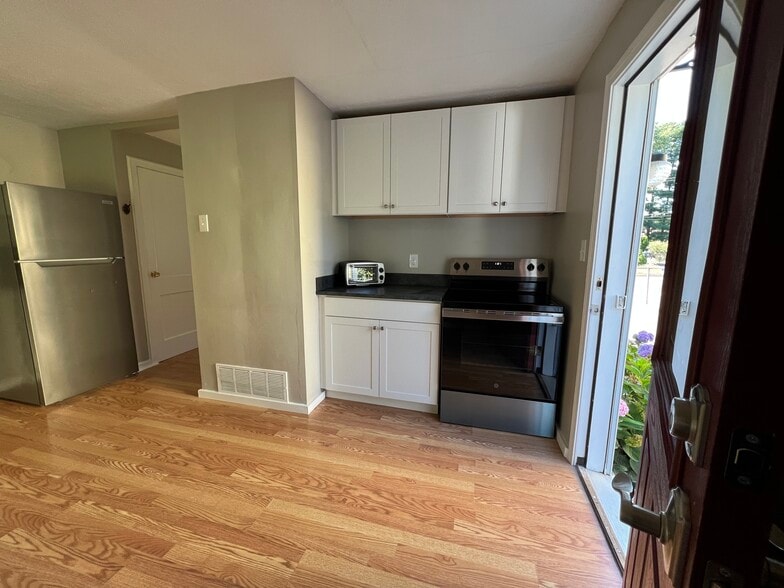 Kitchen - 78 Walnut Rd