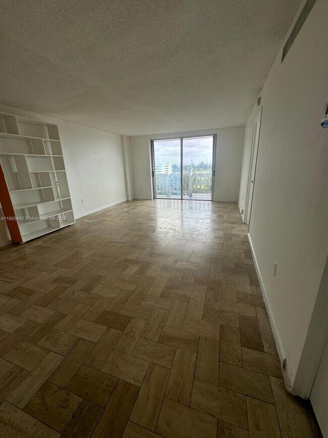 Building Photo - 15600 NW 7th Ave