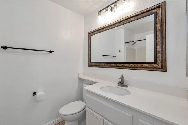 Building Photo - 18014 Flynn Dr