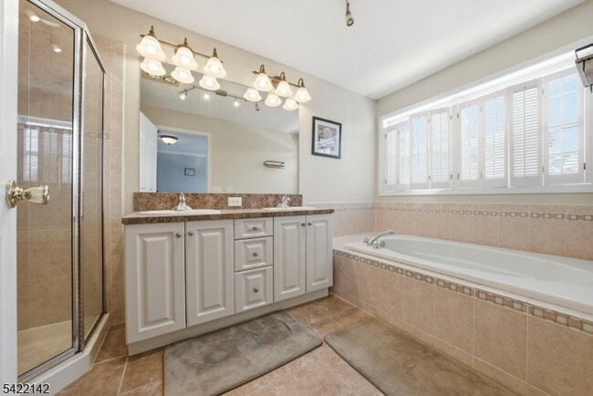 Building Photo - 154 George Russell Way