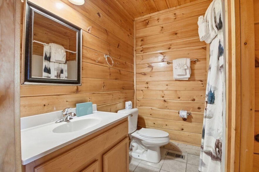 Building Photo - 1080 Towering Oaks Dr