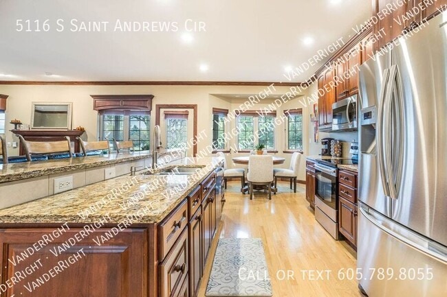 Building Photo - 5116 S St Andrews Cir