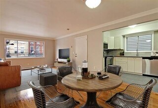 Building Photo - 425 5th St