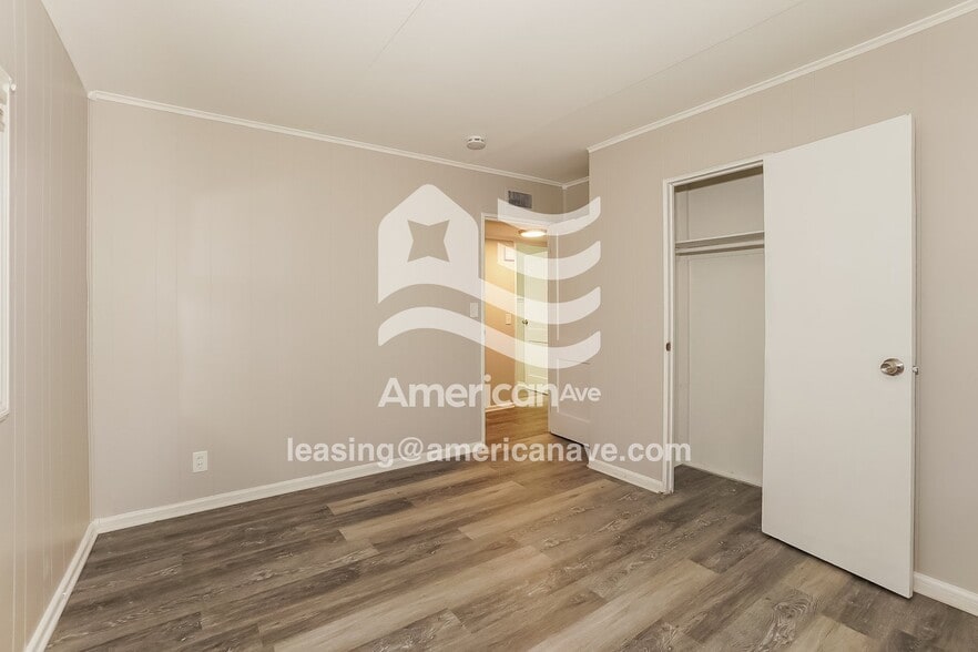 Building Photo - 2522 E 39th St
