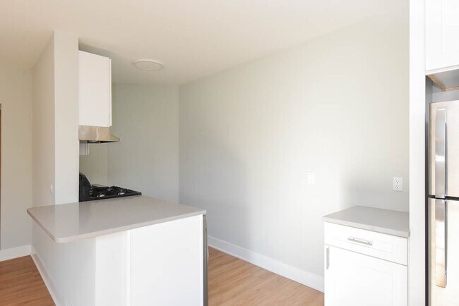 Building Photo - 735 Judson Ave