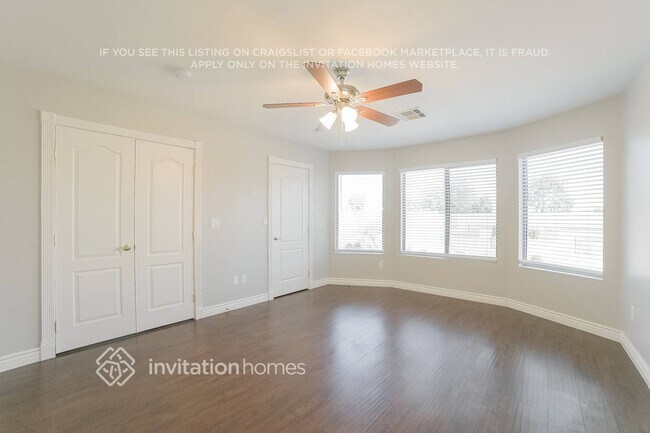 Building Photo - 9528 N 92nd Dr