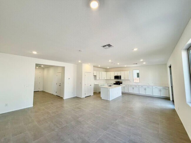 Building Photo - 5956 S Miller Ln