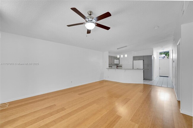 Building Photo - 616 Woodgate Cir