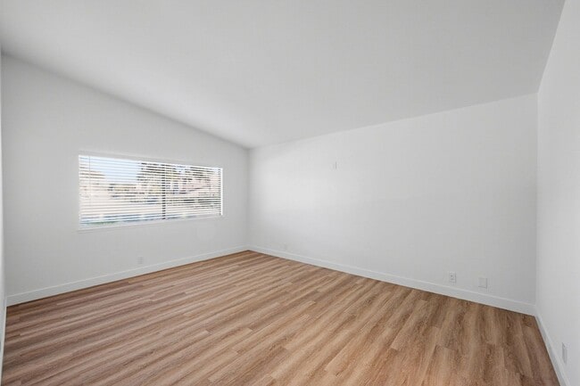 Building Photo - Beautifully Updated Townhome in Dana Point