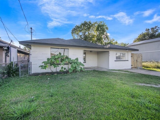 Building Photo - 3810 Lehall St