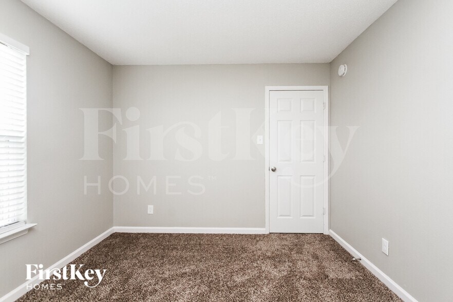 Building Photo - 9140 Wandflower Dr