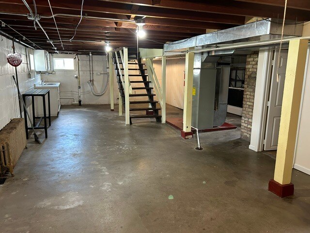 Building Photo - 518 Bremer St
