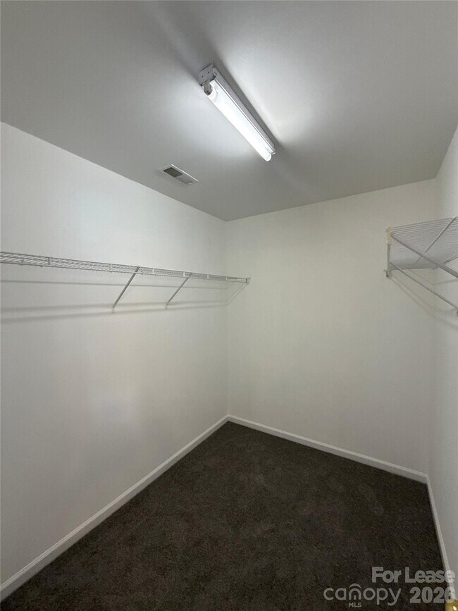 Building Photo - 9407 Pepperidge Ave NW