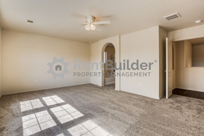 Building Photo - ***Lease Pending*** Please apply at your o...