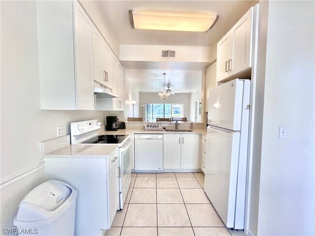 Building Photo - 179 Cypress Way E