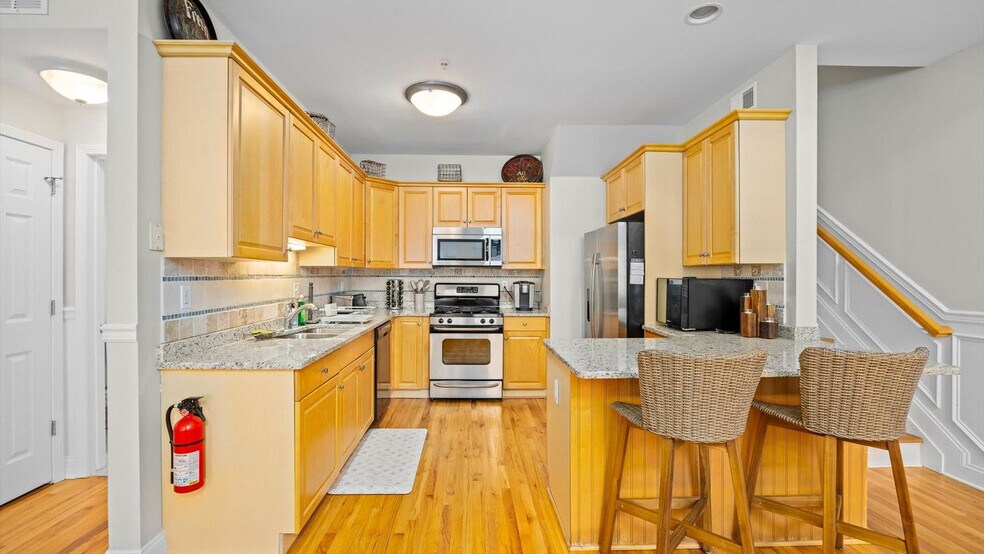 Building Photo - 15 Sumner Ave