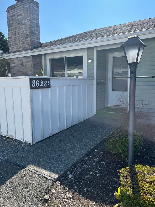 Building Photo - 8628 Onyx Dr SW