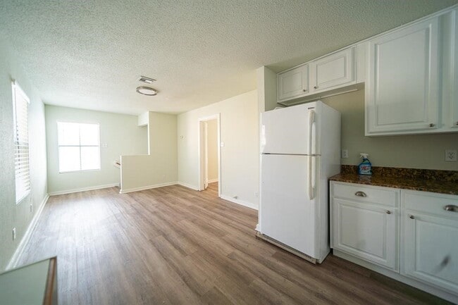 Building Photo - 5400 Sheldon St