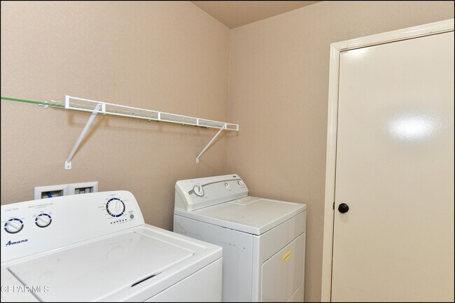 Building Photo - 10661 Canyon Sage Dr