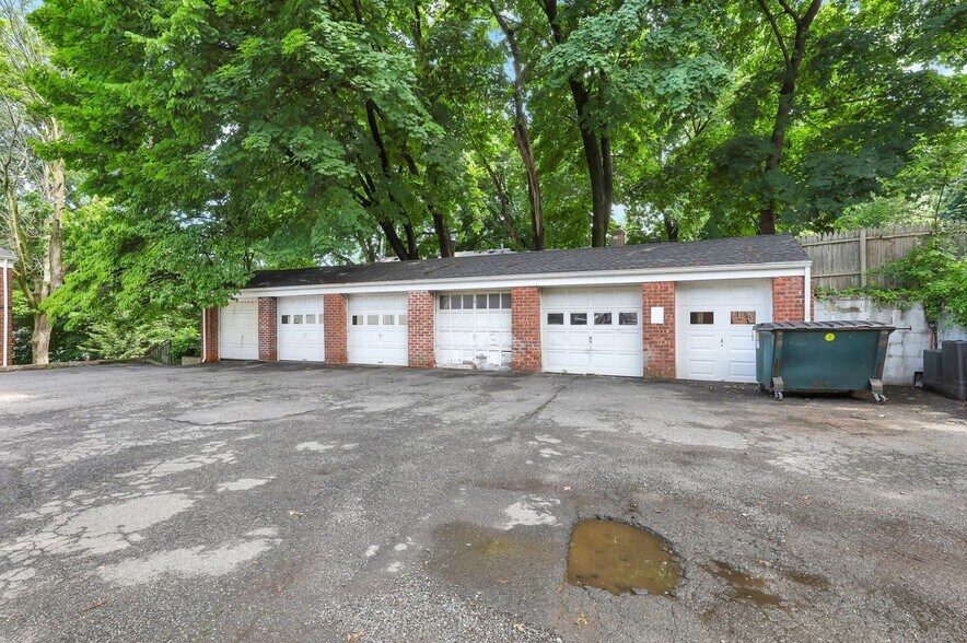 Building Photo - 179A Christie Heights St