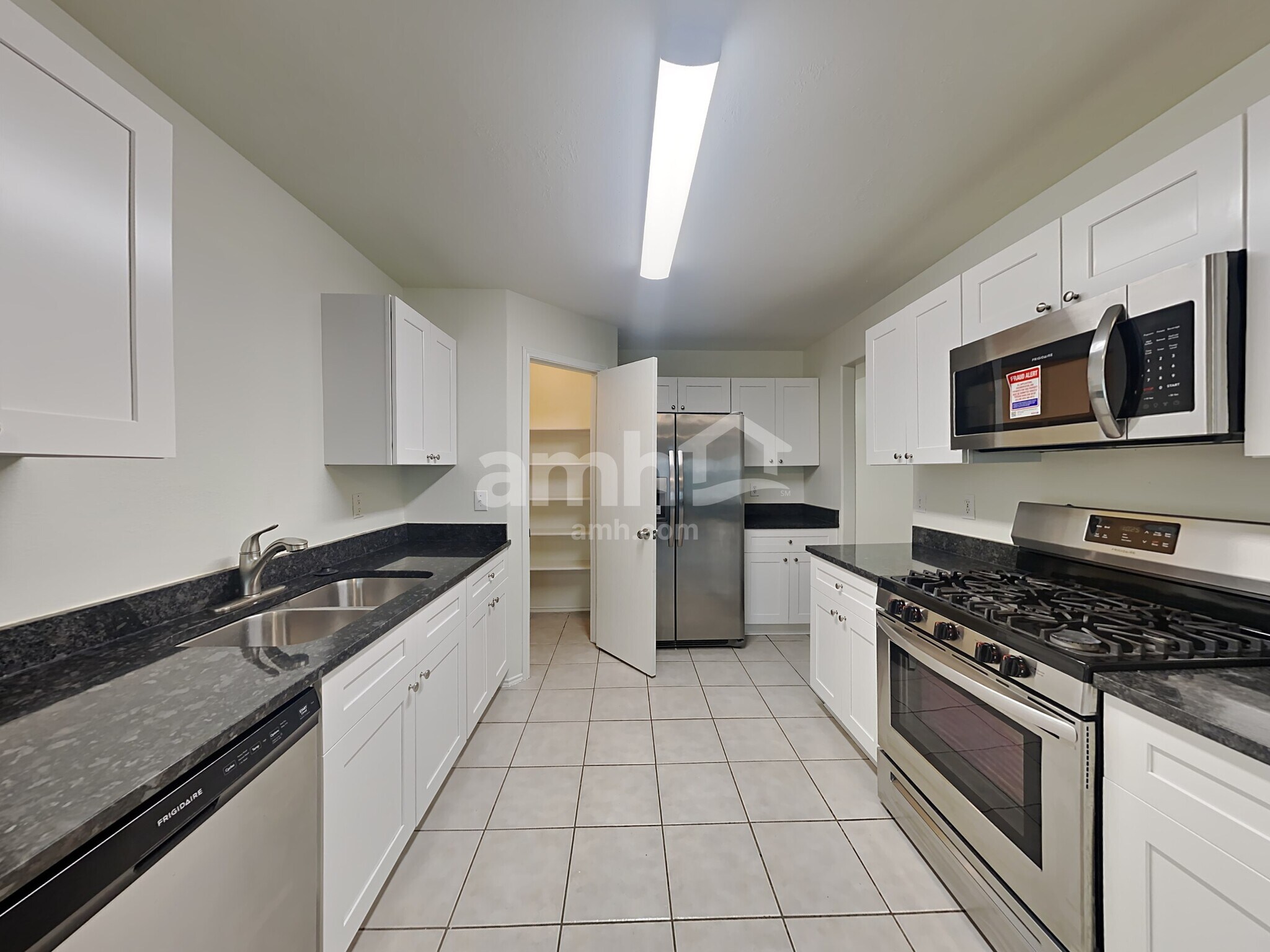 Building Photo - 7815 Chervil Ln