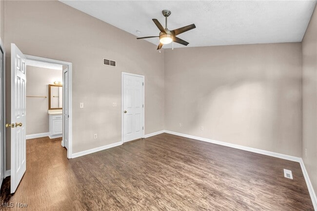 Building Photo - 1356 Meadow Run