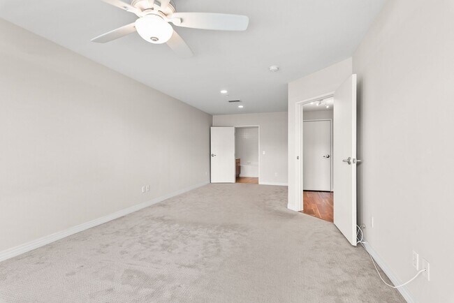 Building Photo - Walkable Little Italy Living – 3BR/3BA with Gated Parking